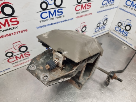 Fiat F140, F120, F130, F Series, Cab Steering Column Support 5153593, 5153599 - Kabiin ja interjöör: pilt 3 Fiat F140, F120, F130, F Series, Cab Steering Column Support 5153593, 5153599 - Kabiin ja interjöör: pilt 3