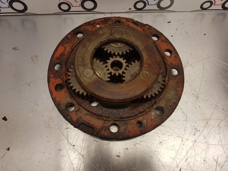 Ford 10 Series Carraro Hub Cover Assembly Car115643, 9968080, Car120836, N13513 - Rumm - Traktor: pilt 2 Ford 10 Series Carraro Hub Cover Assembly Car115643, 9968080, Car120836, N13513 - Rumm - Traktor: pilt 2