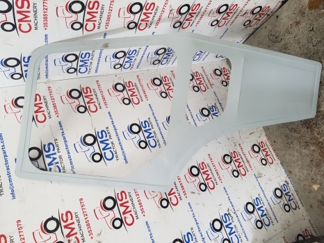 Ford 2000, 3000, 2600, 3600 Cab Door Frame Rhs - Uks ja varuosad - Traktor: pilt 1 Ford 2000, 3000, 2600, 3600 Cab Door Frame Rhs - Uks ja varuosad - Traktor: pilt 1