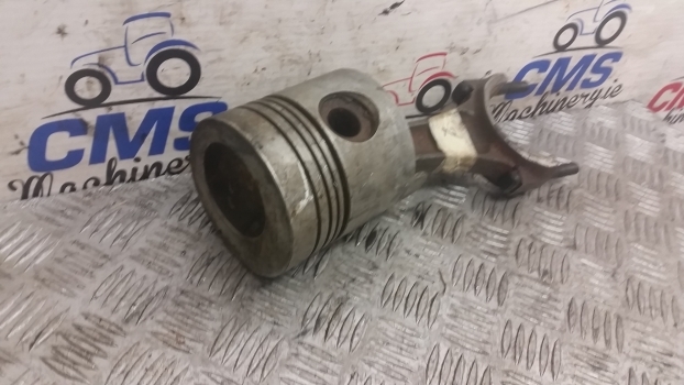 Ford 2910, 3, 4 Cyl Piston Assy , Conrod D8nn6108aa, E3hn6200ac42, 82849195 - Kolvid/ Rõngad/ Puksid - Traktor: pilt 3 Ford 2910, 3, 4 Cyl Piston Assy , Conrod D8nn6108aa, E3hn6200ac42, 82849195 - Kolvid/ Rõngad/ Puksid - Traktor: pilt 3