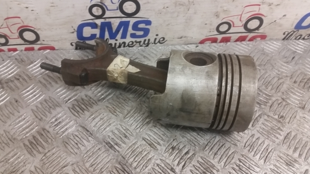 Ford 2910, 3, 4 Cyl Piston Assy , Conrod D8nn6108aa, E3hn6200ac42, 82849195 - Kolvid/ Rõngad/ Puksid - Traktor: pilt 1 Ford 2910, 3, 4 Cyl Piston Assy , Conrod D8nn6108aa, E3hn6200ac42, 82849195 - Kolvid/ Rõngad/ Puksid - Traktor: pilt 1