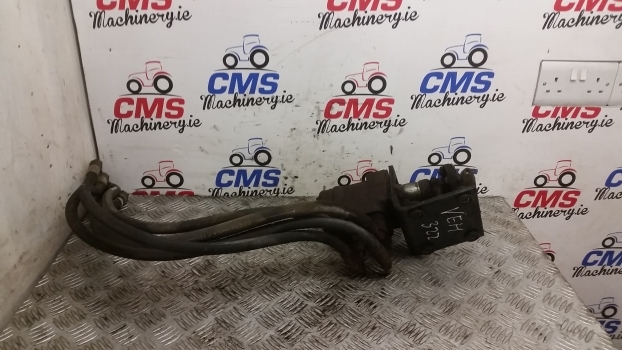 Ford 30, 10 S 4630 Danfoss Steering Motor Valve 83986295, E9223a244ba, 150n1260 - Juhtimine - Traktor: pilt 1 Ford 30, 10 S 4630 Danfoss Steering Motor Valve 83986295, E9223a244ba, 150n1260 - Juhtimine - Traktor: pilt 1