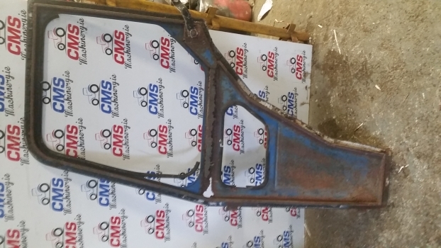 Ford 4000, 4100, 5600 4 Cab Door Right 81834249 - Uks ja varuosad - Traktor: pilt 5 Ford 4000, 4100, 5600 4 Cab Door Right 81834249 - Uks ja varuosad - Traktor: pilt 5