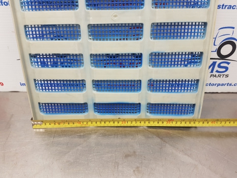 Ford 4000, 4200, 5000, 7000, 3000 Front Lower Grille D1nn8151a, 81824197 - Võre: pilt 4 Ford 4000, 4200, 5000, 7000, 3000 Front Lower Grille D1nn8151a, 81824197 - Võre: pilt 4