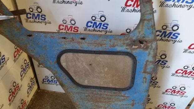 Ford 4000, 4600, 5600 8 Cab Door Right 81834249 - Uks ja varuosad - Traktor: pilt 4 Ford 4000, 4600, 5600 8 Cab Door Right 81834249 - Uks ja varuosad - Traktor: pilt 4