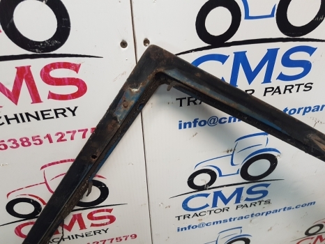 Ford 4110, 5610, 6410, 7410 Lp Cab Door Right 83931994, 83957672 - Uks ja varuosad - Traktor: pilt 4 Ford 4110, 5610, 6410, 7410 Lp Cab Door Right 83931994, 83957672 - Uks ja varuosad - Traktor: pilt 4