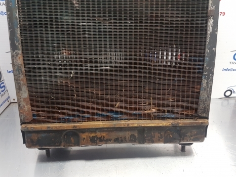 Ford 4500, 5000, 5100, 5600, 5500 Engine Water Cooling Radiator, Cowl 86531508 - Radiaator - Traktor: pilt 2 Ford 4500, 5000, 5100, 5600, 5500 Engine Water Cooling Radiator, Cowl 86531508 - Radiaator - Traktor: pilt 2
