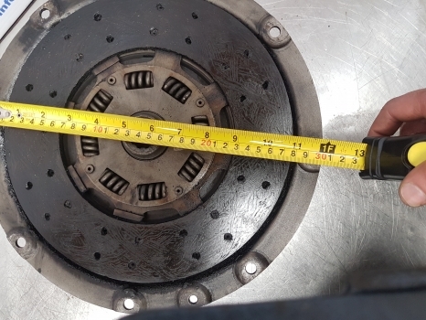 Sidur ja varuosad - Traktor Ford 4600, 3000 4000, 4610 Clutch Pressure Plate 86640475, 86640476, C5nn7563u: pilt 9
