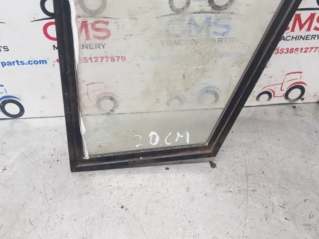 Ford 4610, 5610 Ap, Lp Door Glass Lower Lhs 83944252, E3nn94214a37aa - Uks ja varuosad - Traktor: pilt 4 Ford 4610, 5610 Ap, Lp Door Glass Lower Lhs 83944252, E3nn94214a37aa - Uks ja varuosad - Traktor: pilt 4
