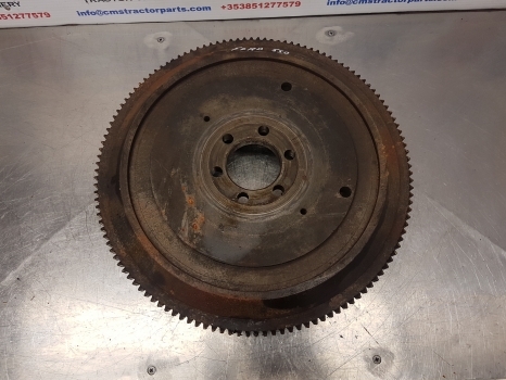 Ford 550, 10, 30 Series 4610 Ap Engine Flywheel 83933422, C5ne6375bc - Pöördratas - Ekskavaator-laadur: pilt 3 Ford 550, 10, 30 Series 4610 Ap Engine Flywheel 83933422, C5ne6375bc - Pöördratas - Ekskavaator-laadur: pilt 3