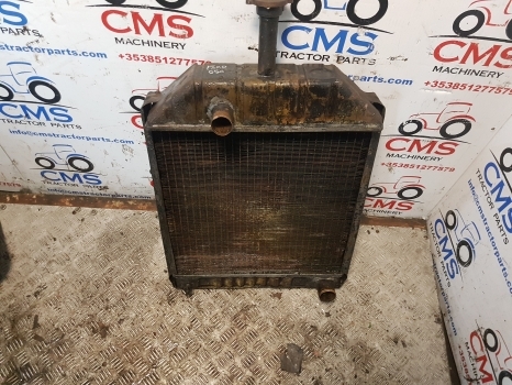 Ford 550, 655, 655a, 555a Radiator E0nn8005ea15l, 83925456 - Radiaator - Ekskavaator-laadur: pilt 1 Ford 550, 655, 655a, 555a Radiator E0nn8005ea15l, 83925456 - Radiaator - Ekskavaator-laadur: pilt 1