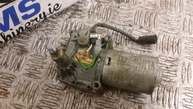 Ford 555c, 655c, 555d, 655d, 575d, 675d Wiper Motor Rear E8nn17n404aa - Klaasipuhasti - Traktor: pilt 3 Ford 555c, 655c, 555d, 655d, 575d, 675d Wiper Motor Rear E8nn17n404aa - Klaasipuhasti - Traktor: pilt 3