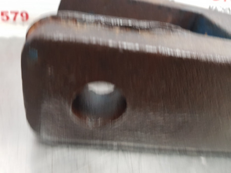 Ford 5610, 6410, 6810, 7610, 7710, 7810, 7910, 8210 Fwd Drawbar E1nne915ab29b - Raam/ Konstruktsioon: pilt 4 Ford 5610, 6410, 6810, 7610, 7710, 7810, 7910, 8210 Fwd Drawbar E1nne915ab29b - Raam/ Konstruktsioon: pilt 4