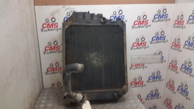 Ford 5640, 6640, 7740 Engine Water Cooling Radiator 82015101, 82010660 - Radiaator - Traktor: pilt 1 Ford 5640, 6640, 7740 Engine Water Cooling Radiator 82015101, 82010660 - Radiaator - Traktor: pilt 1