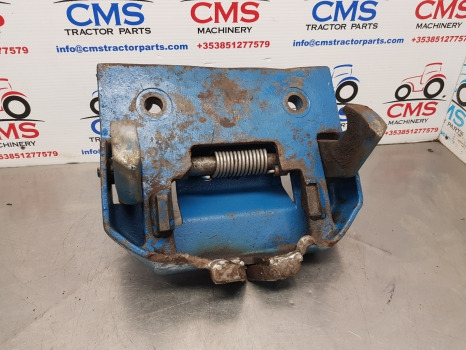 Ford 6640, 40 Series, Pick Up Hitch Bracket F0nns890aj, 81875162 - Raam/ Konstruktsioon: pilt 5 Ford 6640, 40 Series, Pick Up Hitch Bracket F0nns890aj, 81875162 - Raam/ Konstruktsioon: pilt 5