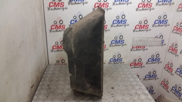 Ford 6710, 7710 Radiator Cowling E5nn8146ba, E5nn8146da - Jahutussüsteem - Traktor: pilt 4 Ford 6710, 7710 Radiator Cowling E5nn8146ba, E5nn8146da - Jahutussüsteem - Traktor: pilt 4