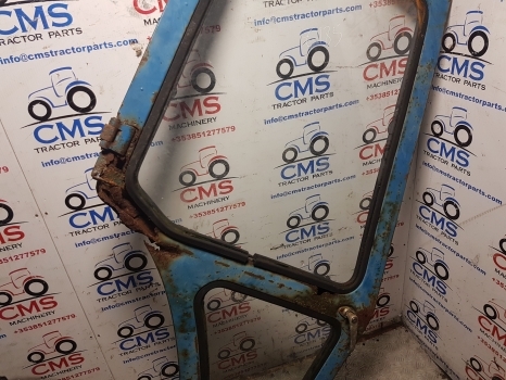 Ford 7600, 7710, 6600 Tw10, Tw20 Q Cab Door Right Assembly D8nn9420124bc - Uks ja varuosad - Traktor: pilt 3 Ford 7600, 7710, 6600 Tw10, Tw20 Q Cab Door Right Assembly D8nn9420124bc - Uks ja varuosad - Traktor: pilt 3