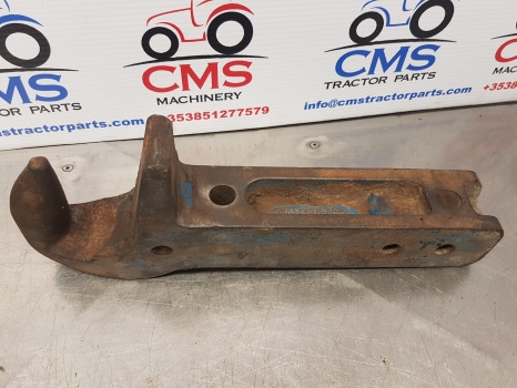 Ford 7810, 6610, 6410, 7710, 8210 Hook For Fwd. E0nne918ac29b, 83943810 - Raam/ Konstruktsioon: pilt 4 Ford 7810, 6610, 6410, 7710, 8210 Hook For Fwd. E0nne918ac29b, 83943810 - Raam/ Konstruktsioon: pilt 4