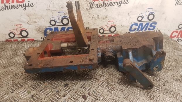 Jõuülekanne - Traktor Ford 7840, 5640, 8240 40 Transmission Control Plate Cover F1nn7211ac, F1nn7222aa: pilt 8