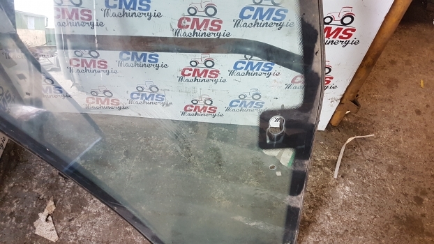 Ford 7840, 8340, 40 Series Cab Door Right Assembly 82006664, 82002446, 81871241 - Uks ja varuosad - Traktor: pilt 2 Ford 7840, 8340, 40 Series Cab Door Right Assembly 82006664, 82002446, 81871241 - Uks ja varuosad - Traktor: pilt 2