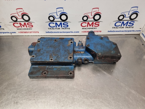 Ford 7840, 8340, 6640 40 Transmission Control Plate Cover F1nn7211ac - Jõuülekanne: pilt 1 Ford 7840, 8340, 6640 40 Transmission Control Plate Cover F1nn7211ac - Jõuülekanne: pilt 1