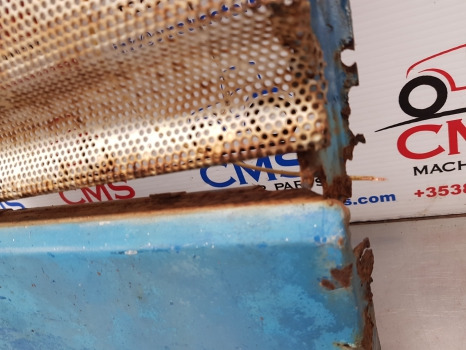 Ford 8210, 7610, 7410, 7910, Front Grille Rusty 4nn8a047aa, E4nn8a047bb - Võre: pilt 4 Ford 8210, 7610, 7410, 7910, Front Grille Rusty 4nn8a047aa, E4nn8a047bb - Võre: pilt 4