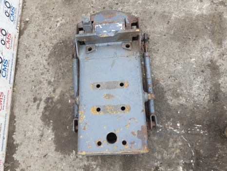 Ford 8240, 40 Series, Pick Up Hitch Complete 82001708, F0nnr870af, F0nns890aj - Raam/ Konstruktsioon: pilt 4 Ford 8240, 40 Series, Pick Up Hitch Complete 82001708, F0nnr870af, F0nns890aj - Raam/ Konstruktsioon: pilt 4