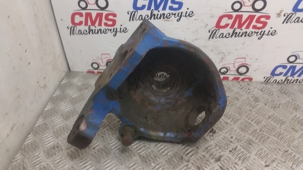 Ford 8240, 8340 709hd Carraro Front Axle Spindle Left Car125157, 1-33-741-662 - Juhtimine - Traktor: pilt 4 Ford 8240, 8340 709hd Carraro Front Axle Spindle Left Car125157, 1-33-741-662 - Juhtimine - Traktor: pilt 4