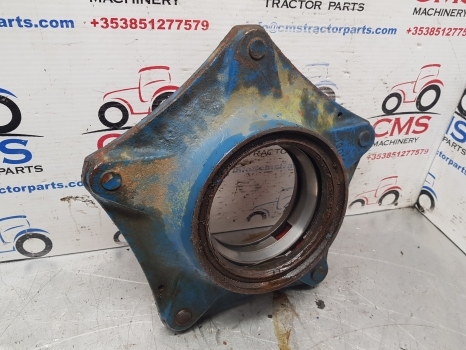 Ford 8240 8340 Case Cs130, 150 Front Axle Swivel Housing Lhs 1-33-741-662, 19811 - Esitelg - Traktor: pilt 5 Ford 8240 8340 Case Cs130, 150 Front Axle Swivel Housing Lhs 1-33-741-662, 19811 - Esitelg - Traktor: pilt 5