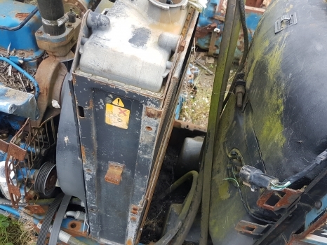 Ford 8340, 40 Series Engine Water Cooling Radiator 82015105, 82015099 - Radiaator - Traktor: pilt 2 Ford 8340, 40 Series Engine Water Cooling Radiator 82015105, 82015099 - Radiaator - Traktor: pilt 2