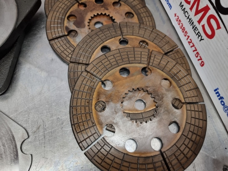 Ford 8430, 7840, 10, 600, 40, New Holland Ts Series, Brake Discs Kit E9nn2a097ba - Pidurikettad: pilt 4 Ford 8430, 7840, 10, 600, 40, New Holland Ts Series, Brake Discs Kit E9nn2a097ba - Pidurikettad: pilt 4