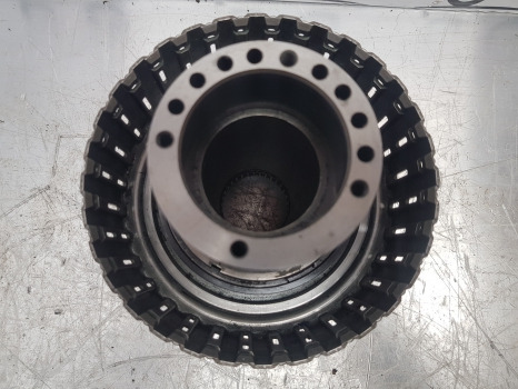 Ford New Holland 40 And Ts Series, 8240 Rear Clutch Housing, 82036853, 82016096 - Sidur ja varuosad - Põllutööseade: pilt 5 Ford New Holland 40 And Ts Series, 8240 Rear Clutch Housing, 82036853, 82016096 - Sidur ja varuosad - Põllutööseade: pilt 5