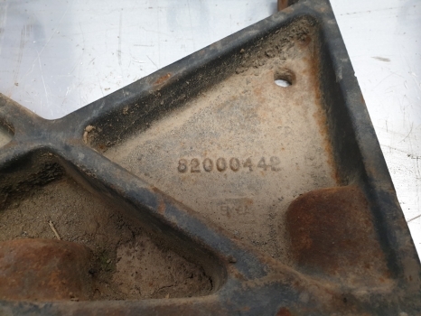 Ford New Holland 60,m,tm And Mxm Bonnett Bracket 82000442,82004663 - Kapotikaas - Traktor: pilt 5 Ford New Holland 60,m,tm And Mxm Bonnett Bracket 82000442,82004663 - Kapotikaas - Traktor: pilt 5