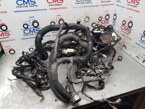 Ford New Holland Fiat 60, M S 8360, M115 Cab Wiring Loom Dual Command 82015343 - Kaablid/ Juhtmestik: pilt 1 Ford New Holland Fiat 60, M S 8360, M115 Cab Wiring Loom Dual Command 82015343 - Kaablid/ Juhtmestik: pilt 1