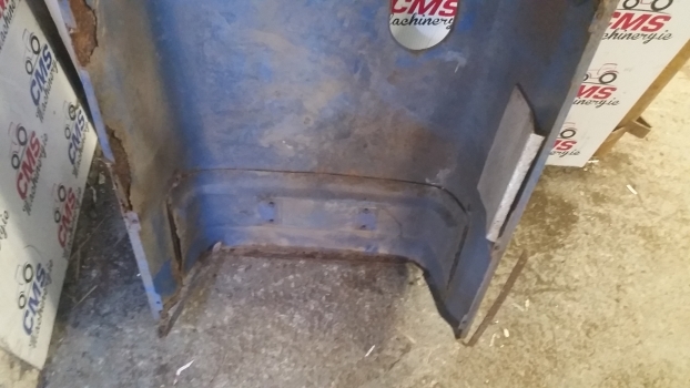 Ford New Holland Ts110, Ts80, Ts90, Ts90e, Ts100 Engine Hood, Bonnet 82013030 - Kapotikaas - Traktor: pilt 5 Ford New Holland Ts110, Ts80, Ts90, Ts90e, Ts100 Engine Hood, Bonnet 82013030 - Kapotikaas - Traktor: pilt 5