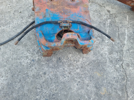 Ford New Holland Tw20, Tw10, Tw30 Front Axle Support D4nn3a042c - Esitelg: pilt 4 Ford New Holland Tw20, Tw10, Tw30 Front Axle Support D4nn3a042c - Esitelg: pilt 4