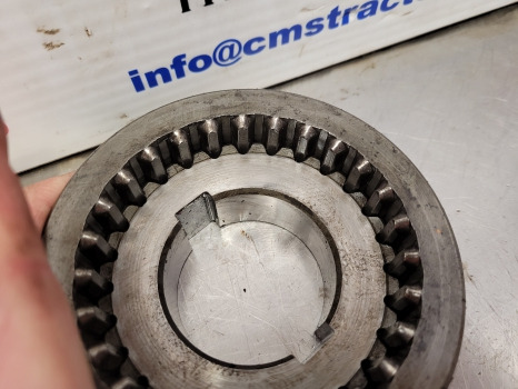 Ford Tw 20 Coupling Sliding Gear Assy D8nn7n072aa, E6nn7n072ca, 83959166 - Jõuülekanne: pilt 5 Ford Tw 20 Coupling Sliding Gear Assy D8nn7n072aa, E6nn7n072ca, 83959166 - Jõuülekanne: pilt 5