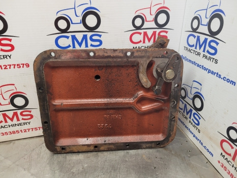 Ford Tw, 30 Series Tw20, Tw15, Tw5, 8530 Transmission Top Cover Plate D8nn7222ab - Jõuülekanne: pilt 2 Ford Tw, 30 Series Tw20, Tw15, Tw5, 8530 Transmission Top Cover Plate D8nn7222ab - Jõuülekanne: pilt 2