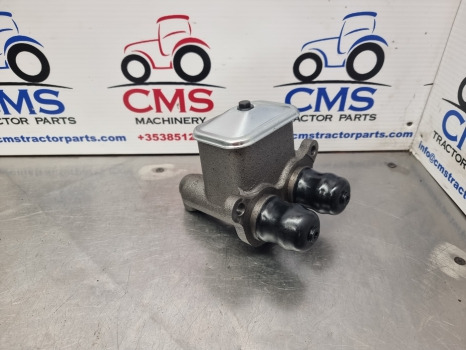 Ford Tw10, Tw Series, 9600 Brake Master Cylinder C7nn2140a, D3nn2140a - Pidurisilinder - Põllutööseade: pilt 1 Ford Tw10, Tw Series, 9600 Brake Master Cylinder C7nn2140a, D3nn2140a - Pidurisilinder - Põllutööseade: pilt 1