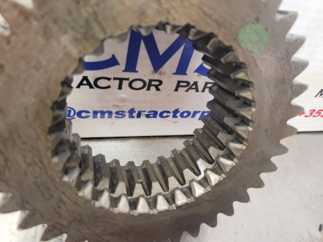 Ford Tw15, Tw20, 8530, 8630 Transmission Coupling Gear Z38 D8nn7106ba, 83913519 - Jõuülekanne: pilt 4 Ford Tw15, Tw20, 8530, 8630 Transmission Coupling Gear Z38 D8nn7106ba, 83913519 - Jõuülekanne: pilt 4