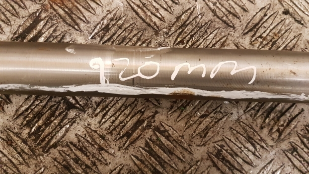 Jcb 3cx Front Axle Drive Shaft Long 1223 Mm 914/23200, 914/38400 - Veovõll - Ekskavaator-laadur: pilt 3 Jcb 3cx Front Axle Drive Shaft Long 1223 Mm 914/23200, 914/38400 - Veovõll - Ekskavaator-laadur: pilt 3