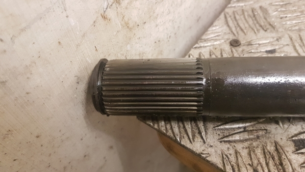 Jcb Fastrac 185-65 Rear Axle Shaft Lhs Long 454/16501, 454/16502, 821/00494 - Tagatelg - Traktor: pilt 2 Jcb Fastrac 185-65 Rear Axle Shaft Lhs Long 454/16501, 454/16502, 821/00494 - Tagatelg - Traktor: pilt 2