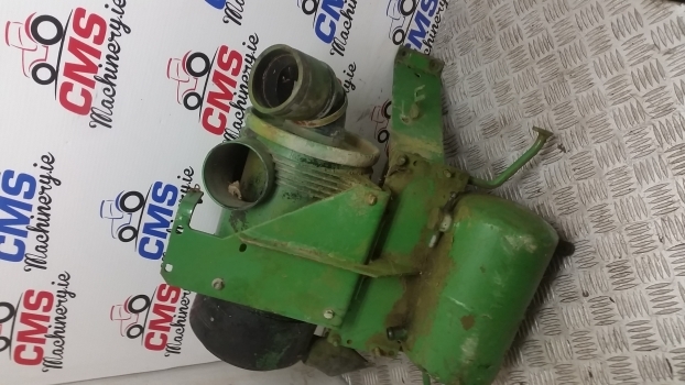 John Deere 3350, 2250 Air Cleaner And Hydraulic Reservoir Al55540, Al66857 - Õhufilter - Traktor: pilt 3 John Deere 3350, 2250 Air Cleaner And Hydraulic Reservoir Al55540, Al66857 - Õhufilter - Traktor: pilt 3