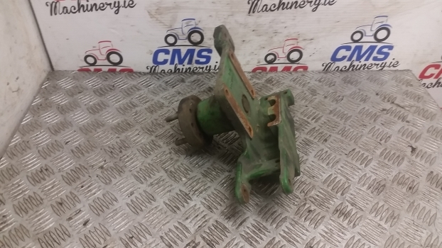 John Deere 6010, 6110, 6210, 6505, 6615, 6415, 6205 Housing Fan Support L111294 - Puhur - Traktor: pilt 1 John Deere 6010, 6110, 6210, 6505, 6615, 6415, 6205 Housing Fan Support L111294 - Puhur - Traktor: pilt 1