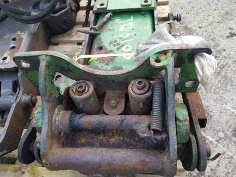 John Deere 6100, 6200, 6300, 6400 Pick Up Hitch Complete Al80042, Al80043 - Raam/ Konstruktsioon: pilt 3 John Deere 6100, 6200, 6300, 6400 Pick Up Hitch Complete Al80042, Al80043 - Raam/ Konstruktsioon: pilt 3