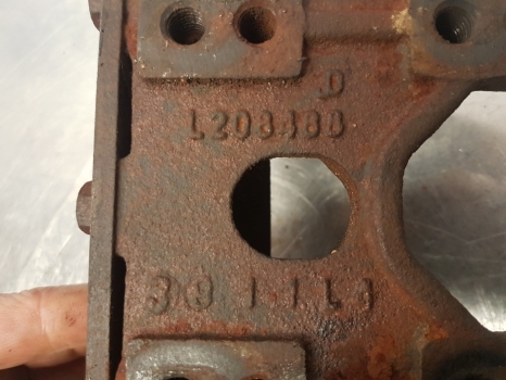 John Deere 6210r, 6190r, 6115m, 6125r Exhaust Filter Support L2008488 - Väljalaskesüsteem - Põllutööseade: pilt 4 John Deere 6210r, 6190r, 6115m, 6125r Exhaust Filter Support L2008488 - Väljalaskesüsteem - Põllutööseade: pilt 4