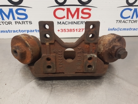 John Deere 6210r, 6190r, 6115m, 6125r Exhaust Filter Support L2008488 - Väljalaskesüsteem - Põllutööseade: pilt 2 John Deere 6210r, 6190r, 6115m, 6125r Exhaust Filter Support L2008488 - Väljalaskesüsteem - Põllutööseade: pilt 2