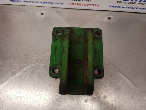 John Deere 6820, 6140j, 6800, 6900, 6910 Top Link Bracket R111555 - Raam/ Konstruktsioon - Põllutööseade: pilt 2 John Deere 6820, 6140j, 6800, 6900, 6910 Top Link Bracket R111555 - Raam/ Konstruktsioon - Põllutööseade: pilt 2