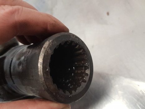 John Deere 6820, 6920, 7330, 6930 Universal Driveshaft Al175567, Al170005 - Veovõll - Traktor: pilt 4 John Deere 6820, 6920, 7330, 6930 Universal Driveshaft Al175567, Al170005 - Veovõll - Traktor: pilt 4