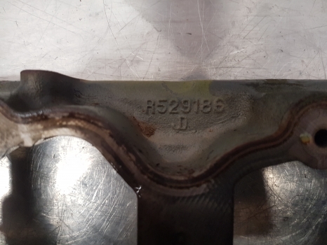 John Deere Class Arion 640, 6210r Rocker Arm Valve Re545803, R529186, Re539152 - Mootori pea - Traktor: pilt 4 John Deere Class Arion 640, 6210r Rocker Arm Valve Re545803, R529186, Re539152 - Mootori pea - Traktor: pilt 4